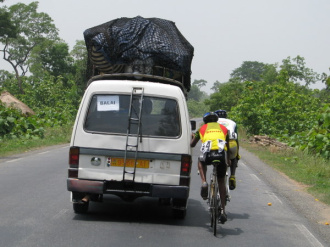 05 Tour Du Togo   Voiture Balai